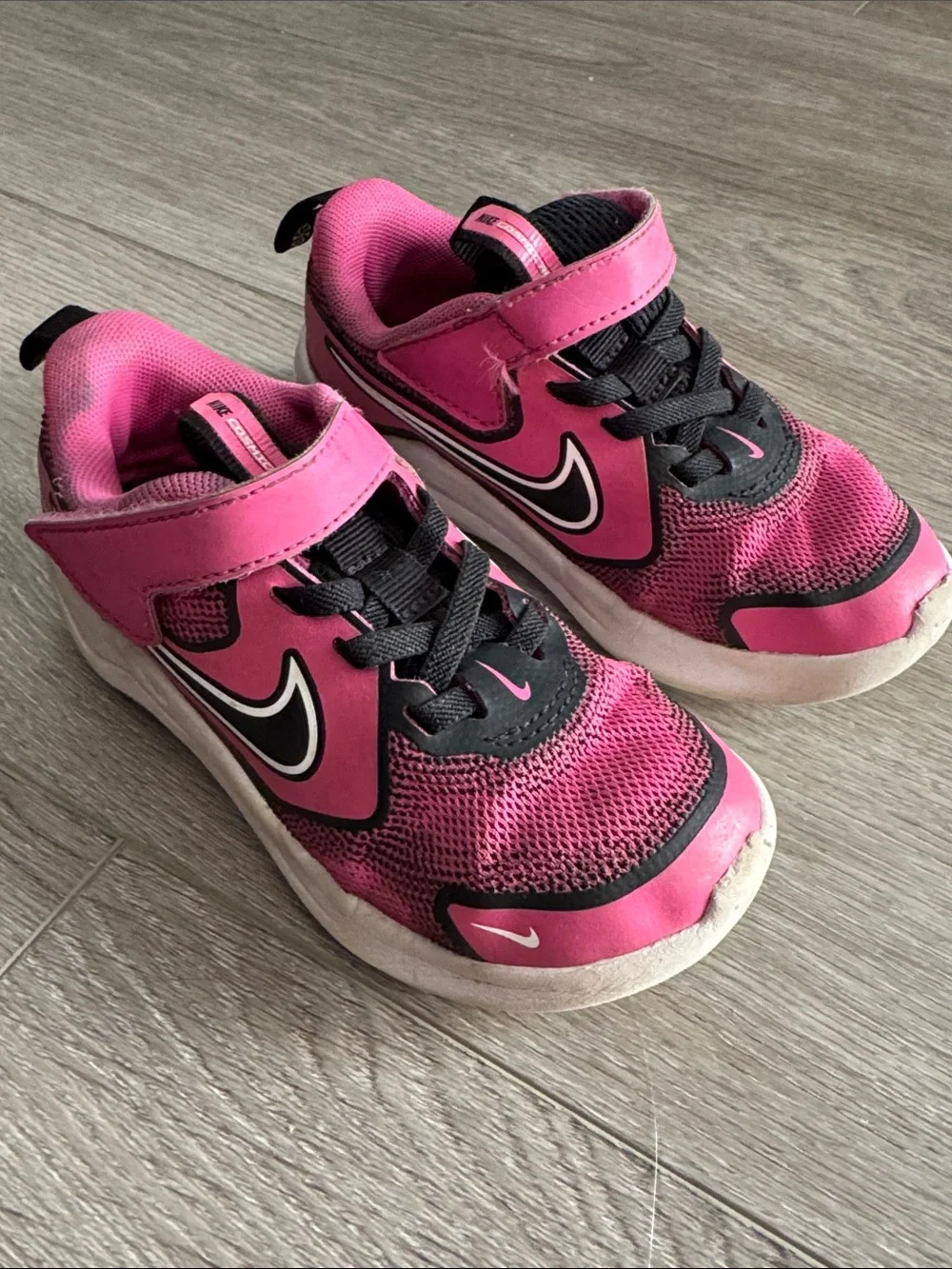 Nike Kids Pink and Black Velcro Athletic Sneakers 10C